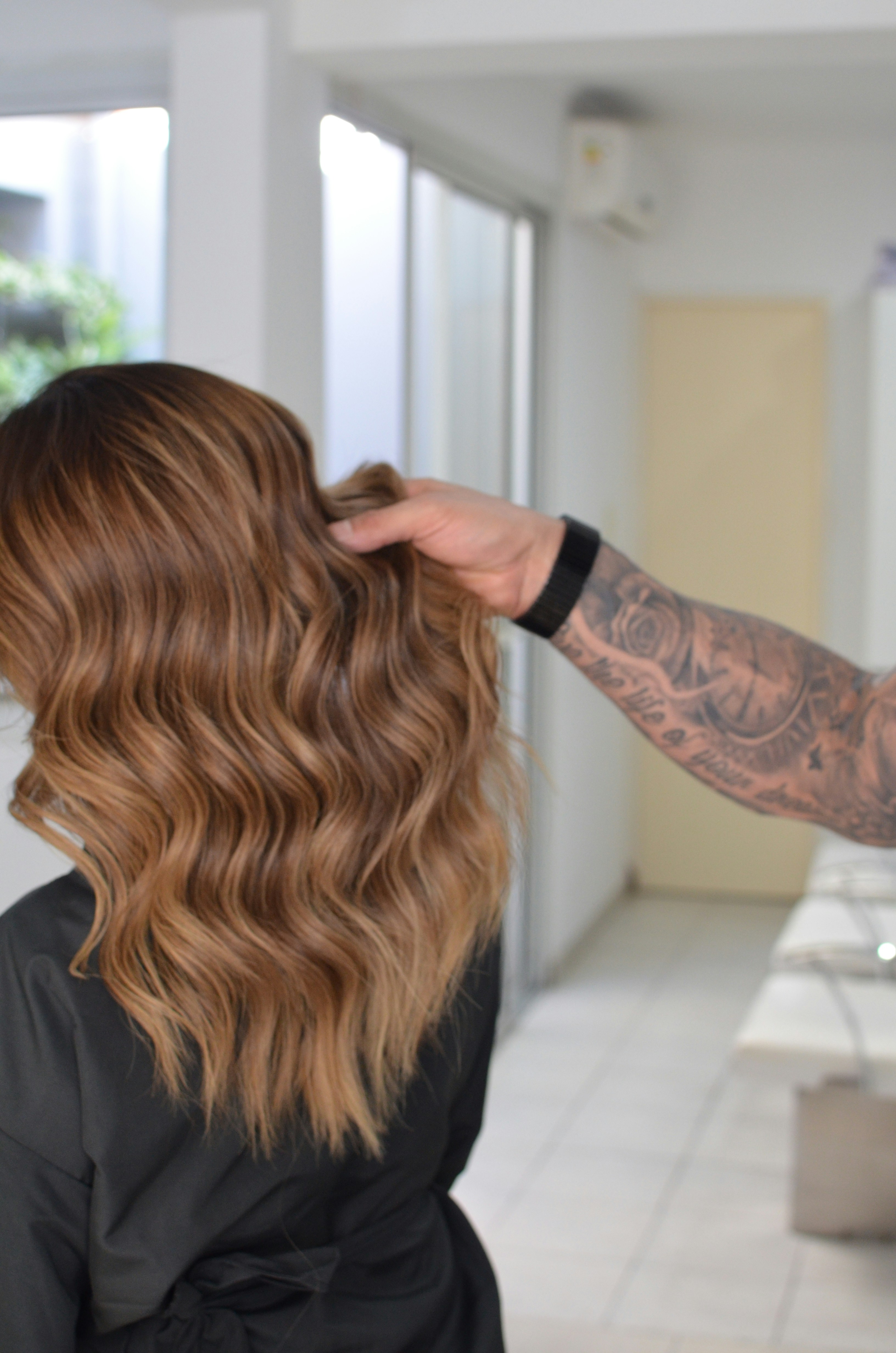 Balayage: cât costă, cât durează și cum alegi nuanța potrivită