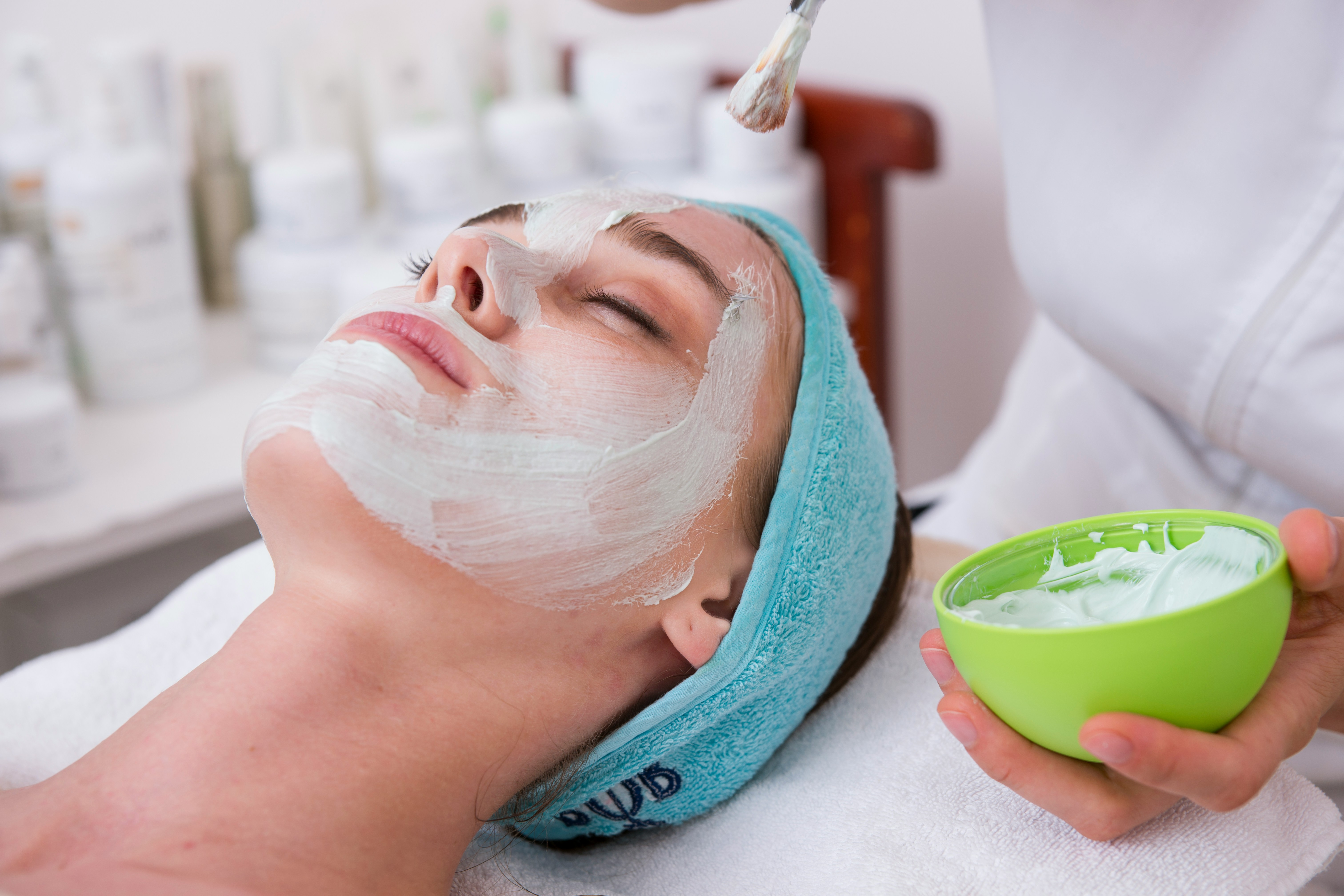 Tratament facial hidratant: beneficii și pentru ce tip de ten este recomandat